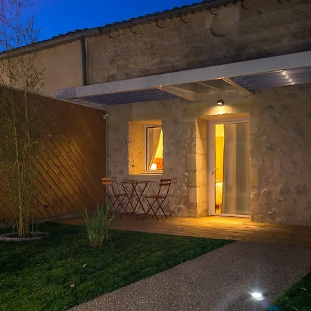 La France D'hotes Bed & Breakfast 3*